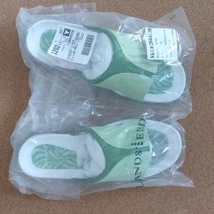 Lands' End women's sport casual slide size 9B in soft meadow green